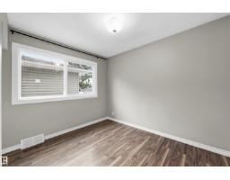 7715 76 Av Nw, Edmonton, AB T6C0H3 Photo 14