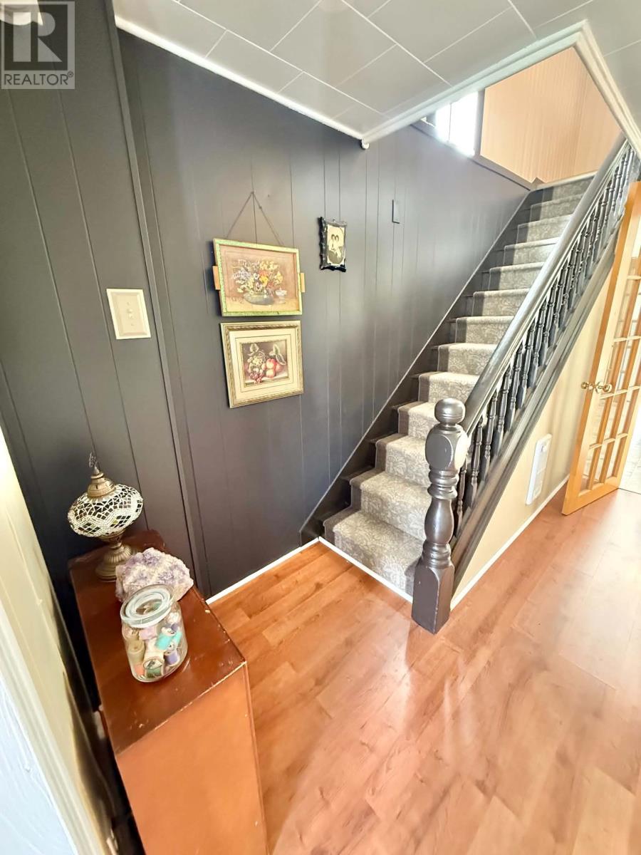 12 Memorial Avenue - 18