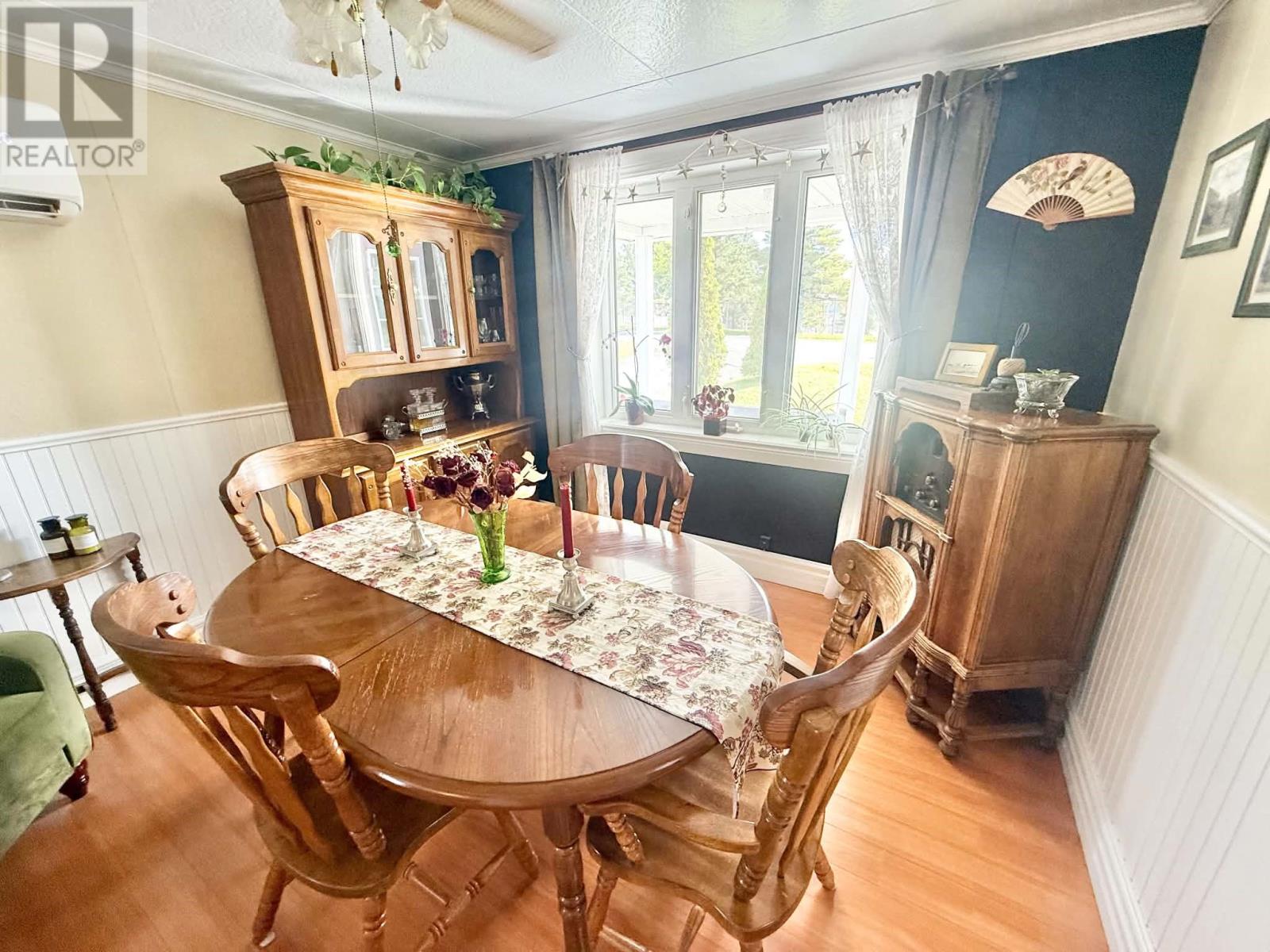 12 Memorial Avenue - 29