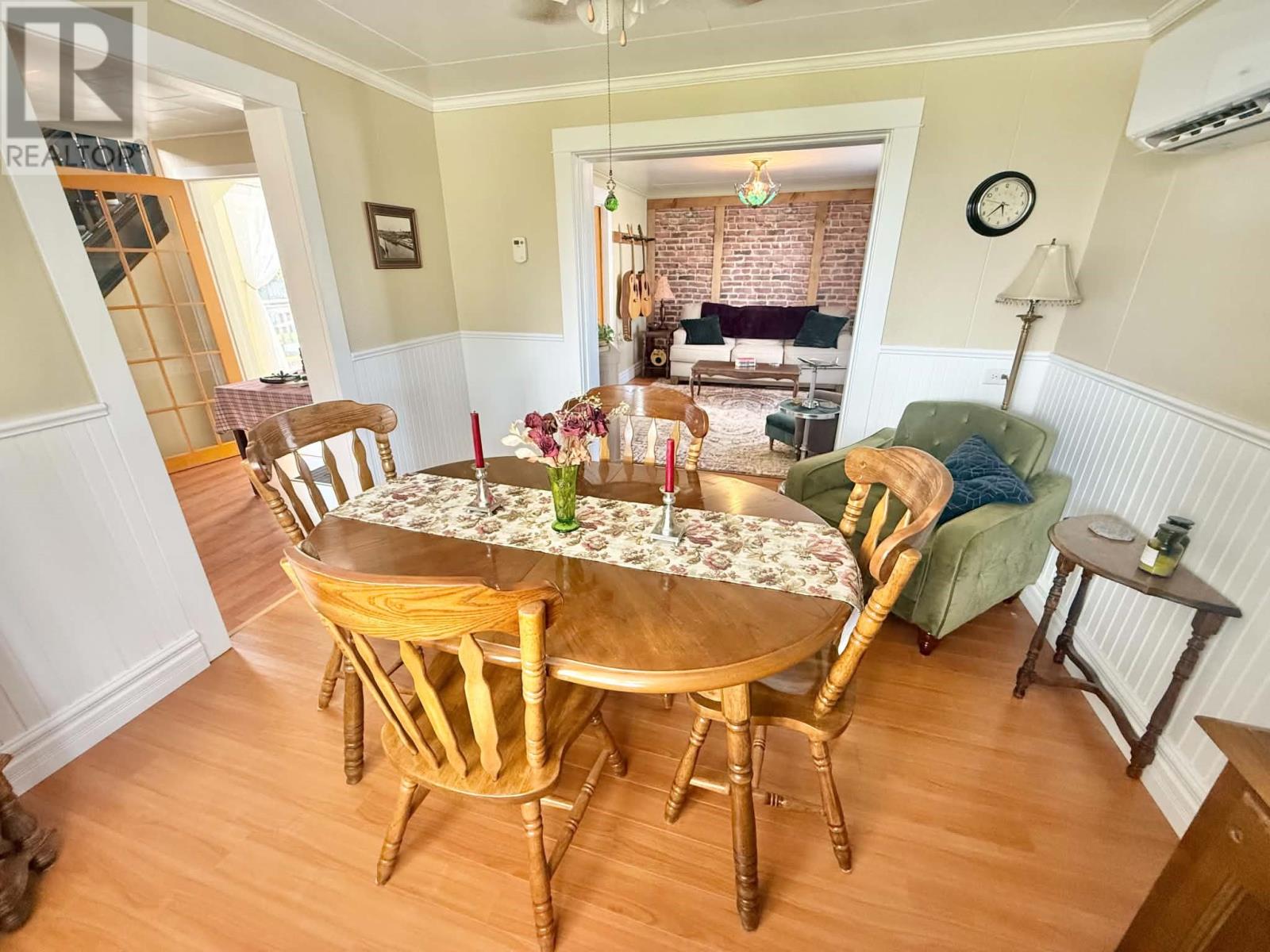 12 Memorial Avenue - 30