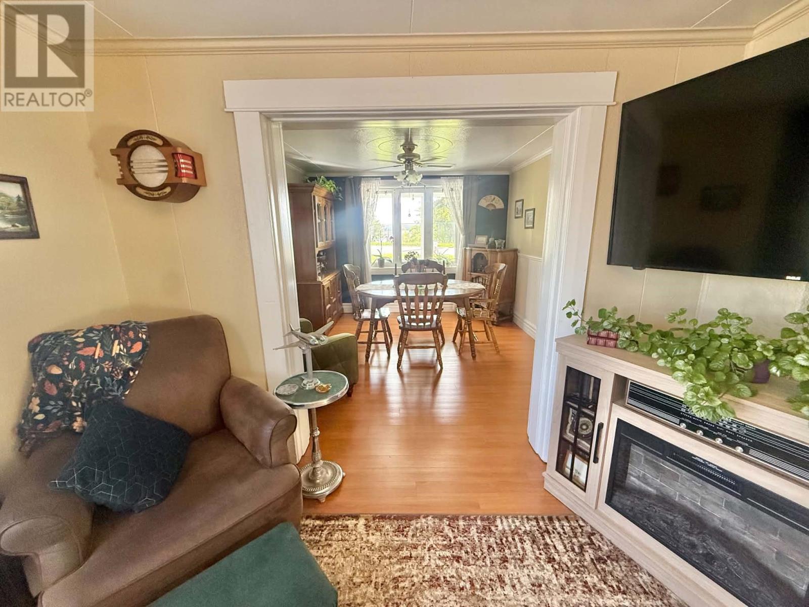 12 Memorial Avenue - 31