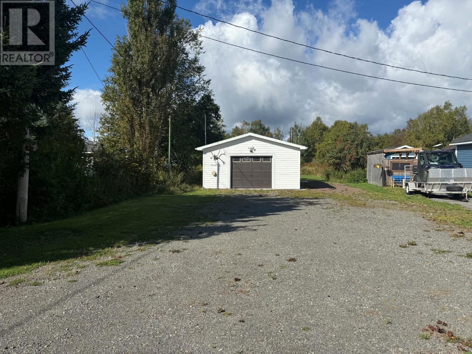 12 Memorial Avenue - 9