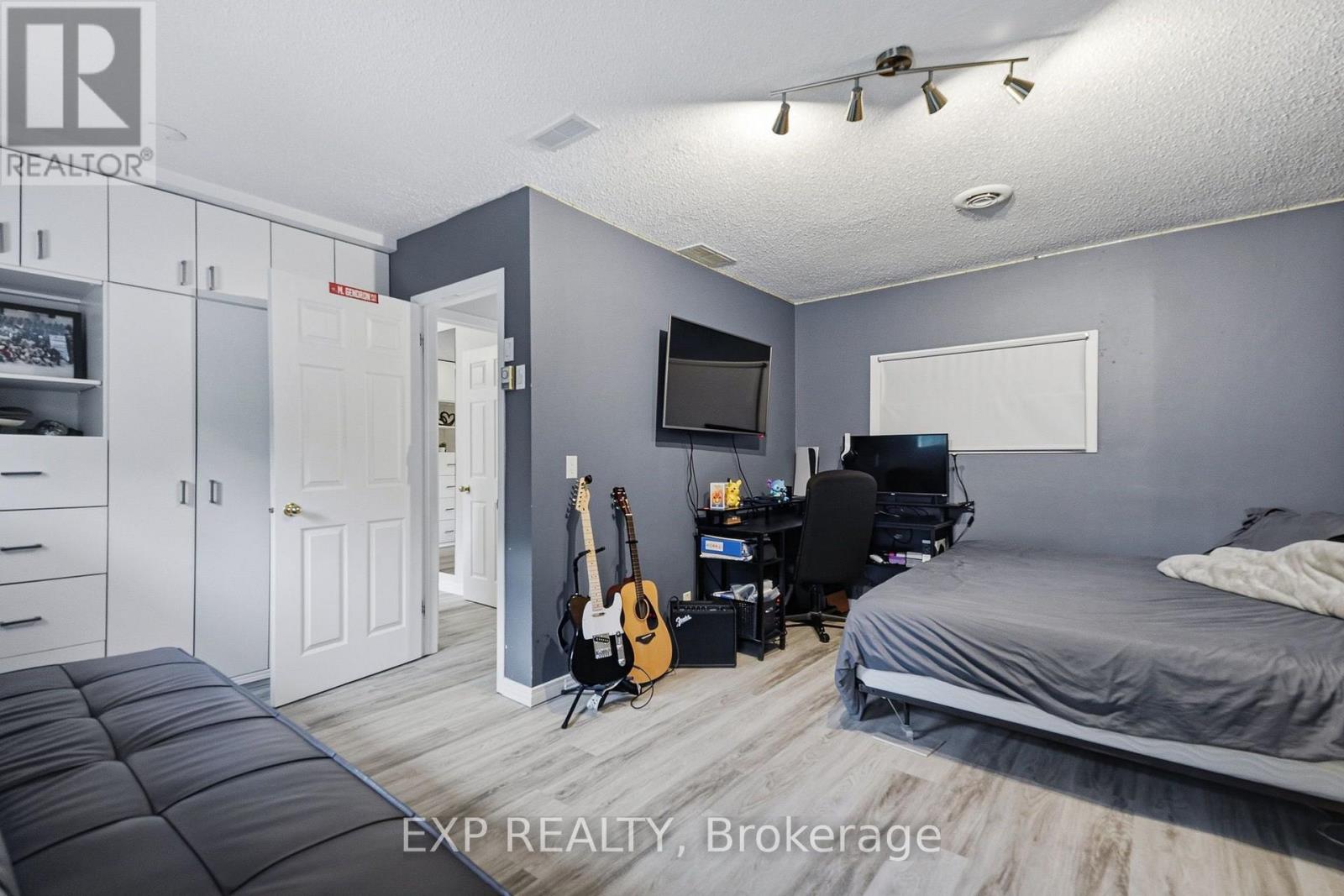 1380 LAURIER STREET - Image 19