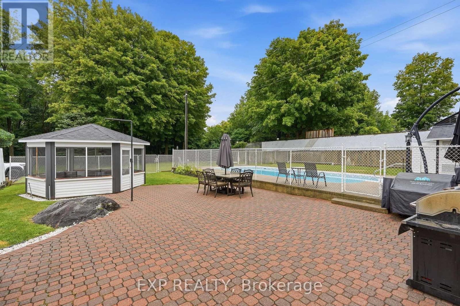 1380 LAURIER STREET - Image 43