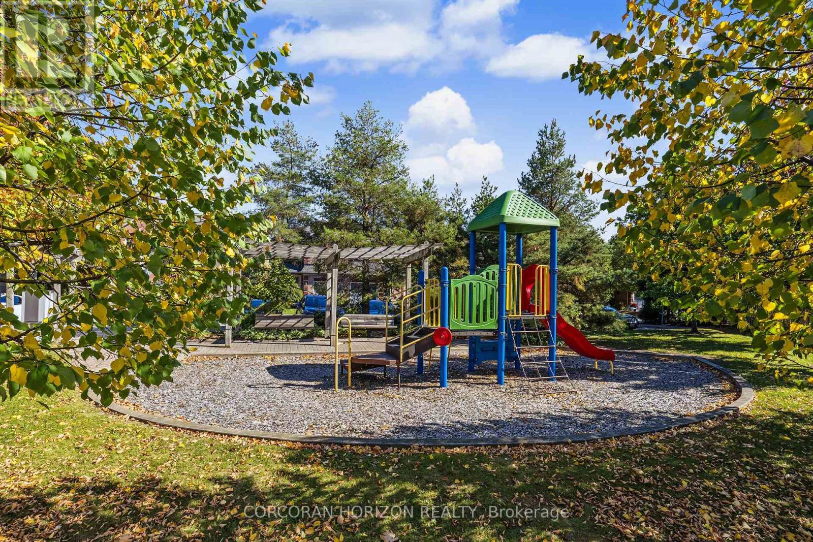 #14 2871 DARIEN ROAD - 23