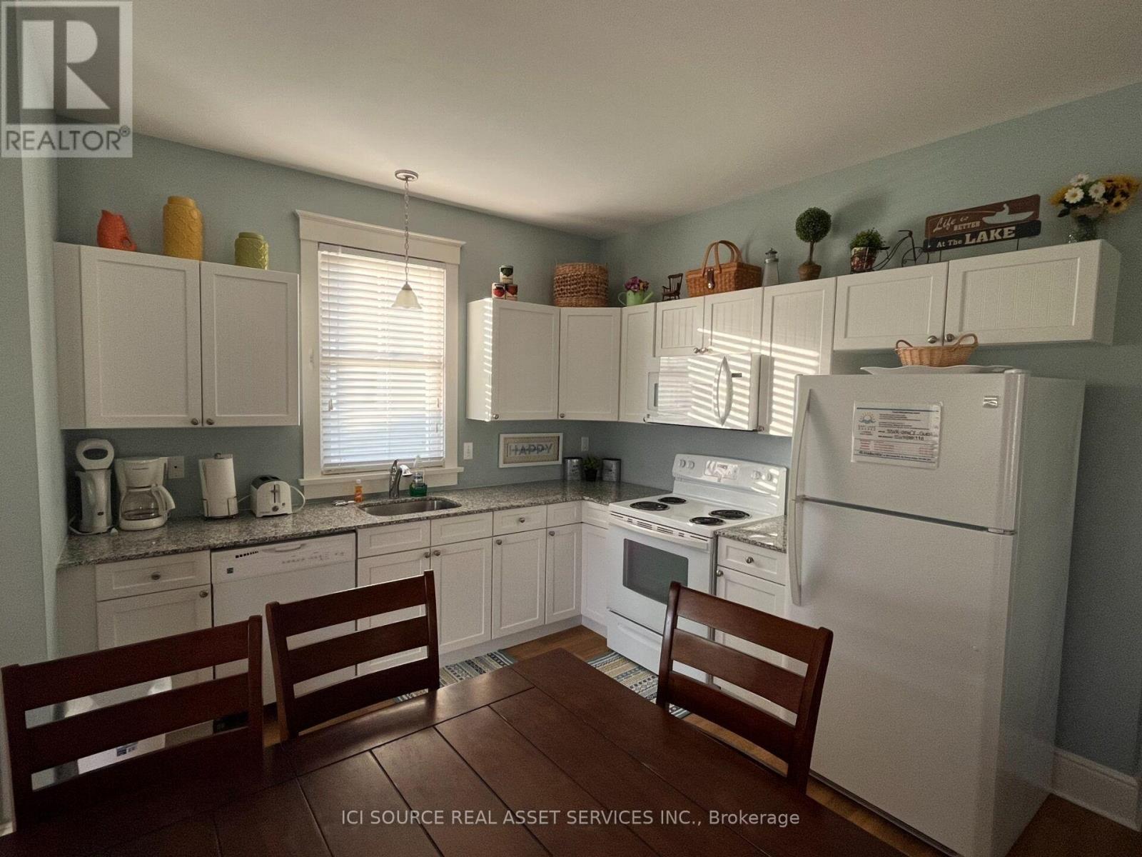 48 Meadow View Lane, Prince Edward County, ON photo 5
