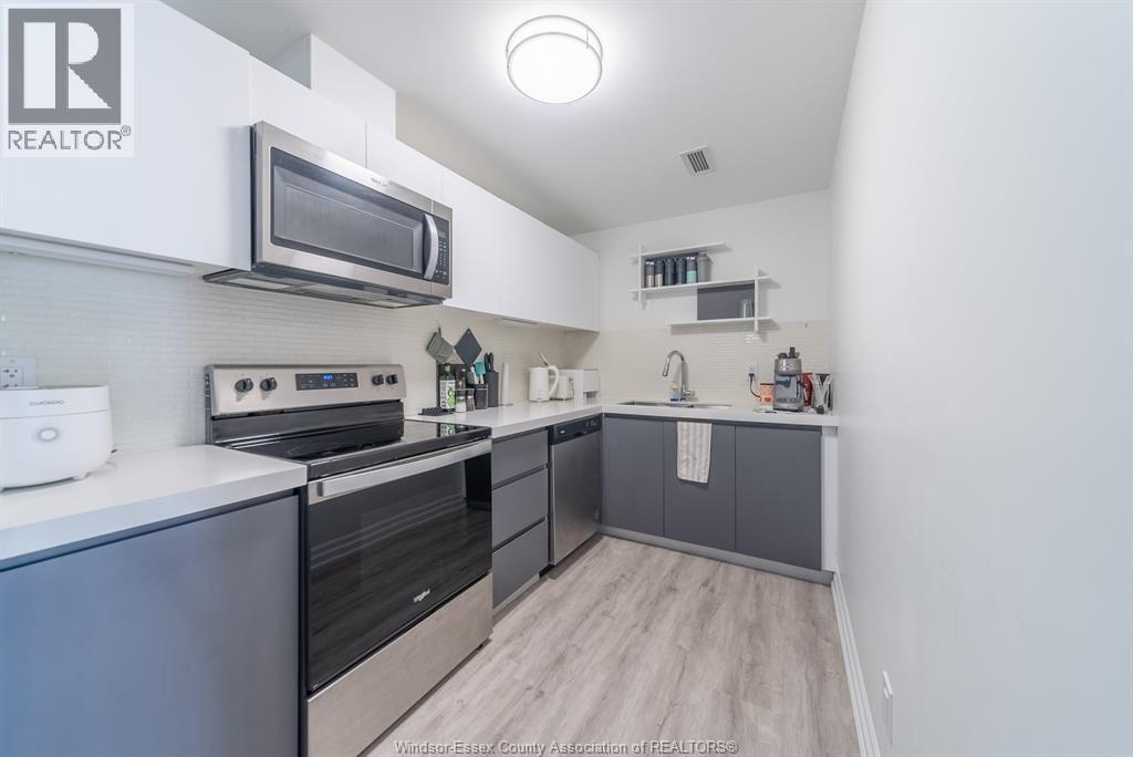 3320 Stella Crescent — photo 13