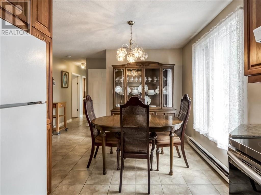 2411 Oak Street - Image 13