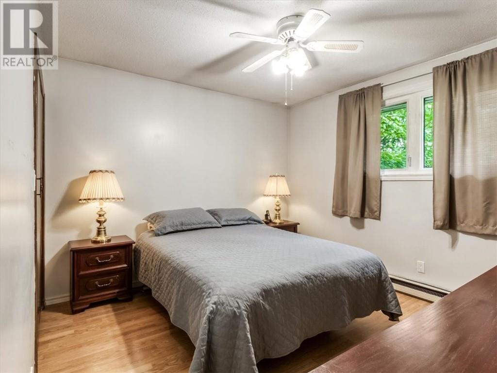 2411 Oak Street - 15