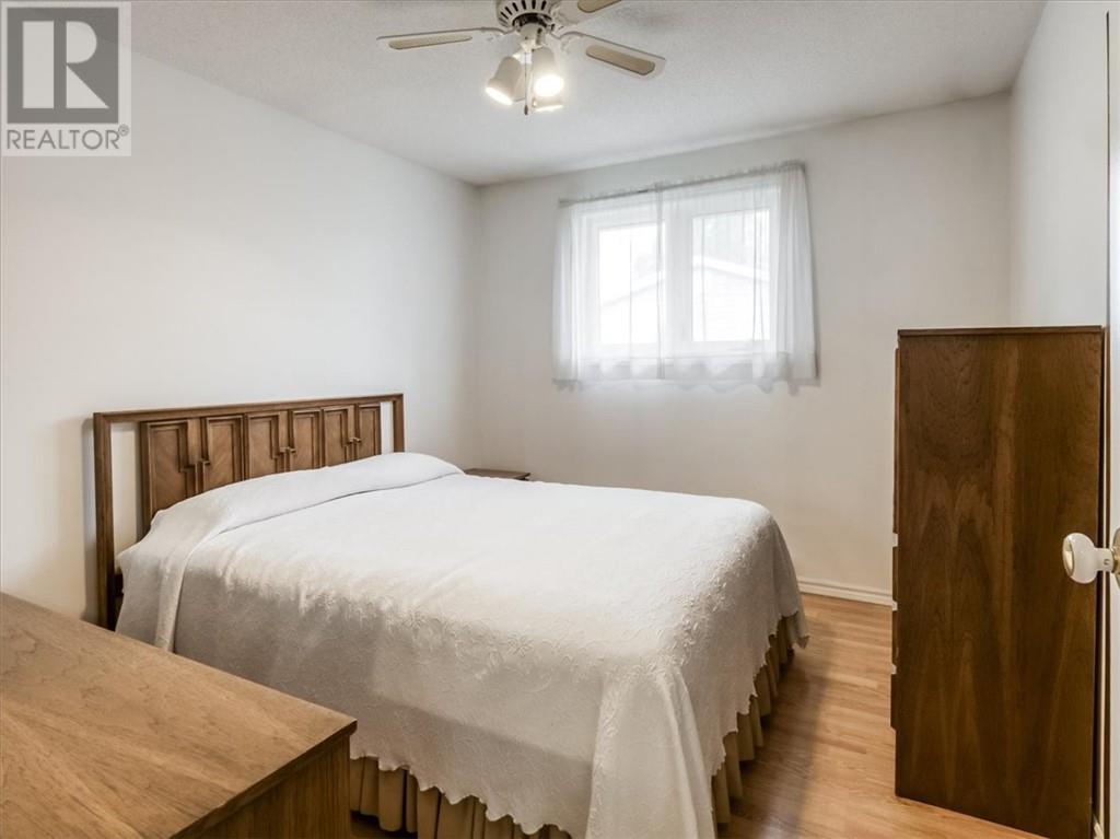 2411 Oak Street - Image 17