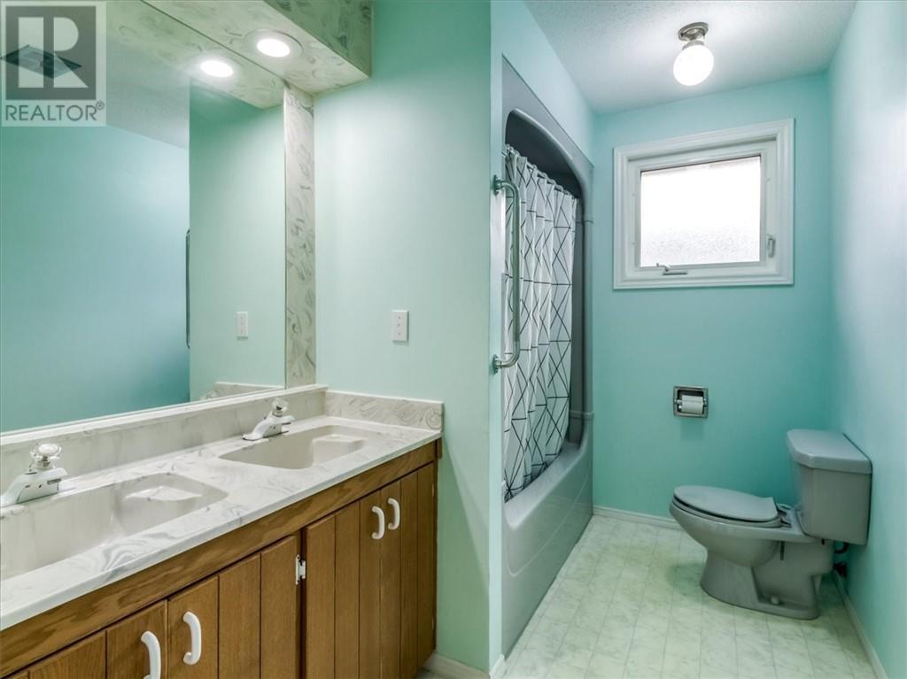 2411 Oak Street - Image 21