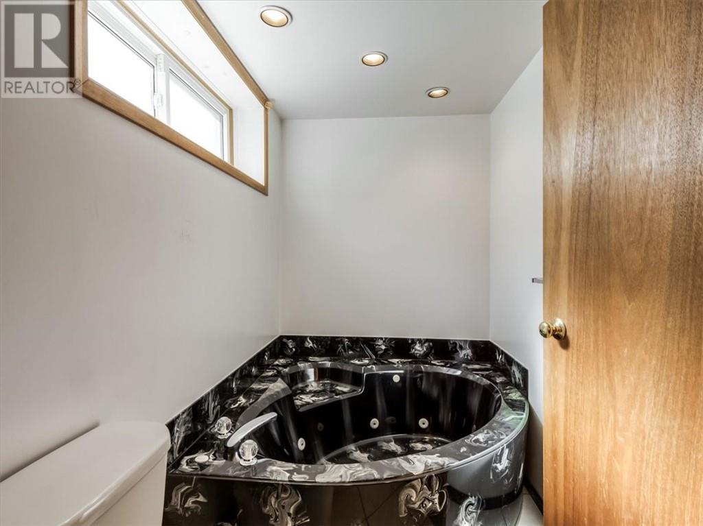 2411 Oak Street - 28