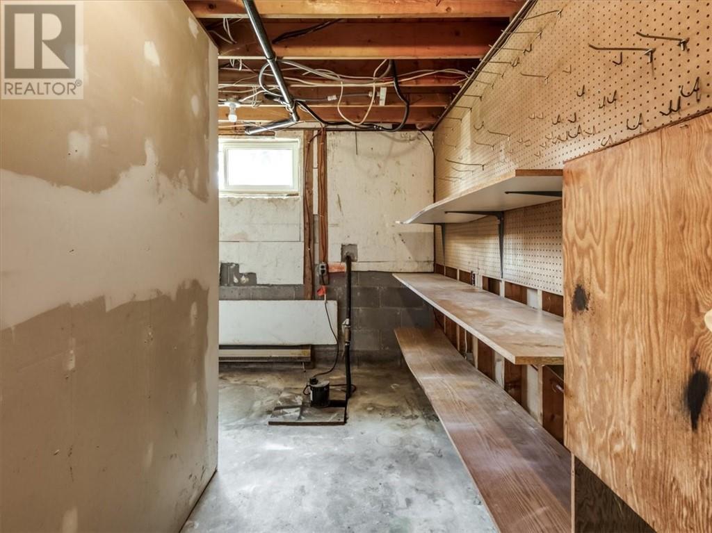 2411 Oak Street - 30