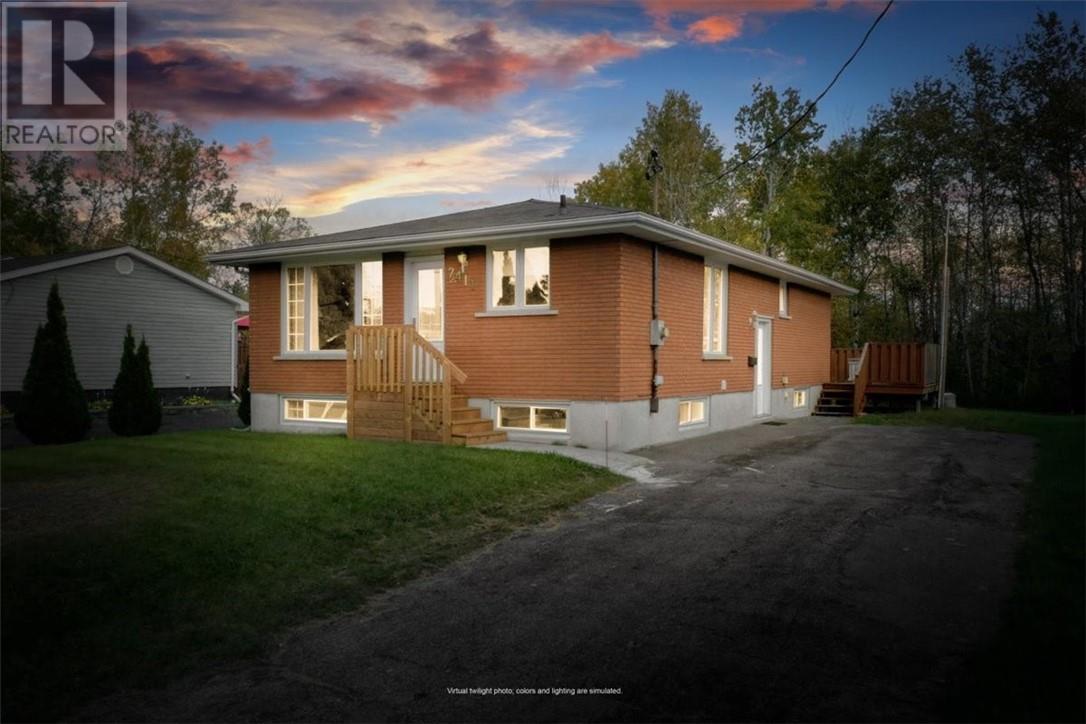 2411 Oak Street - Image 38
