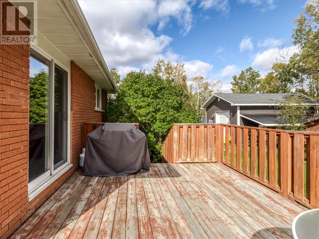 2411 Oak Street - Image 4