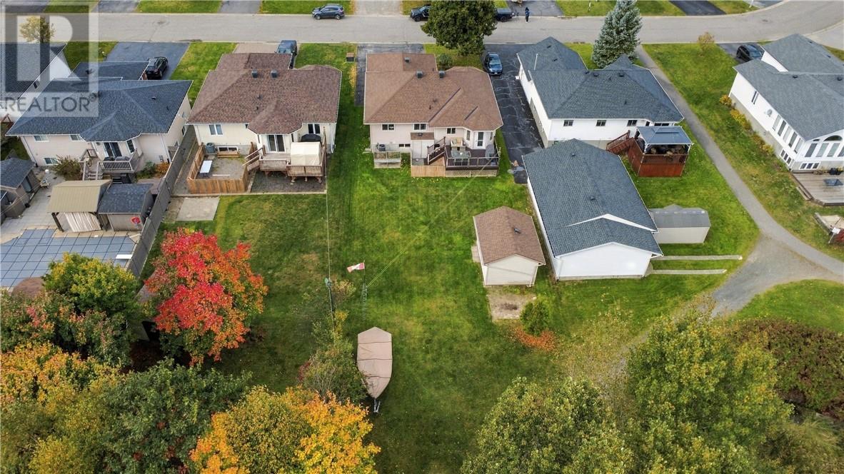4338 Chateau - Image 30