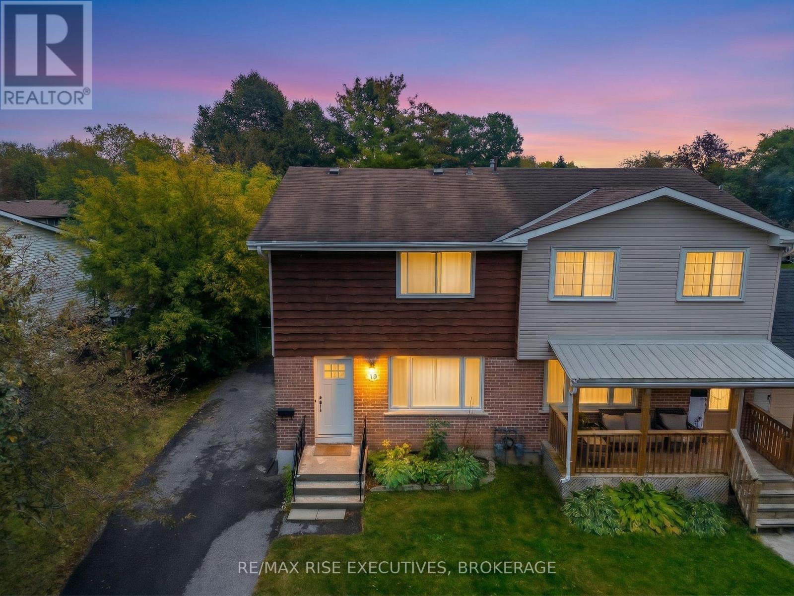 18 CARRIAGE COURT AVENUE - 2