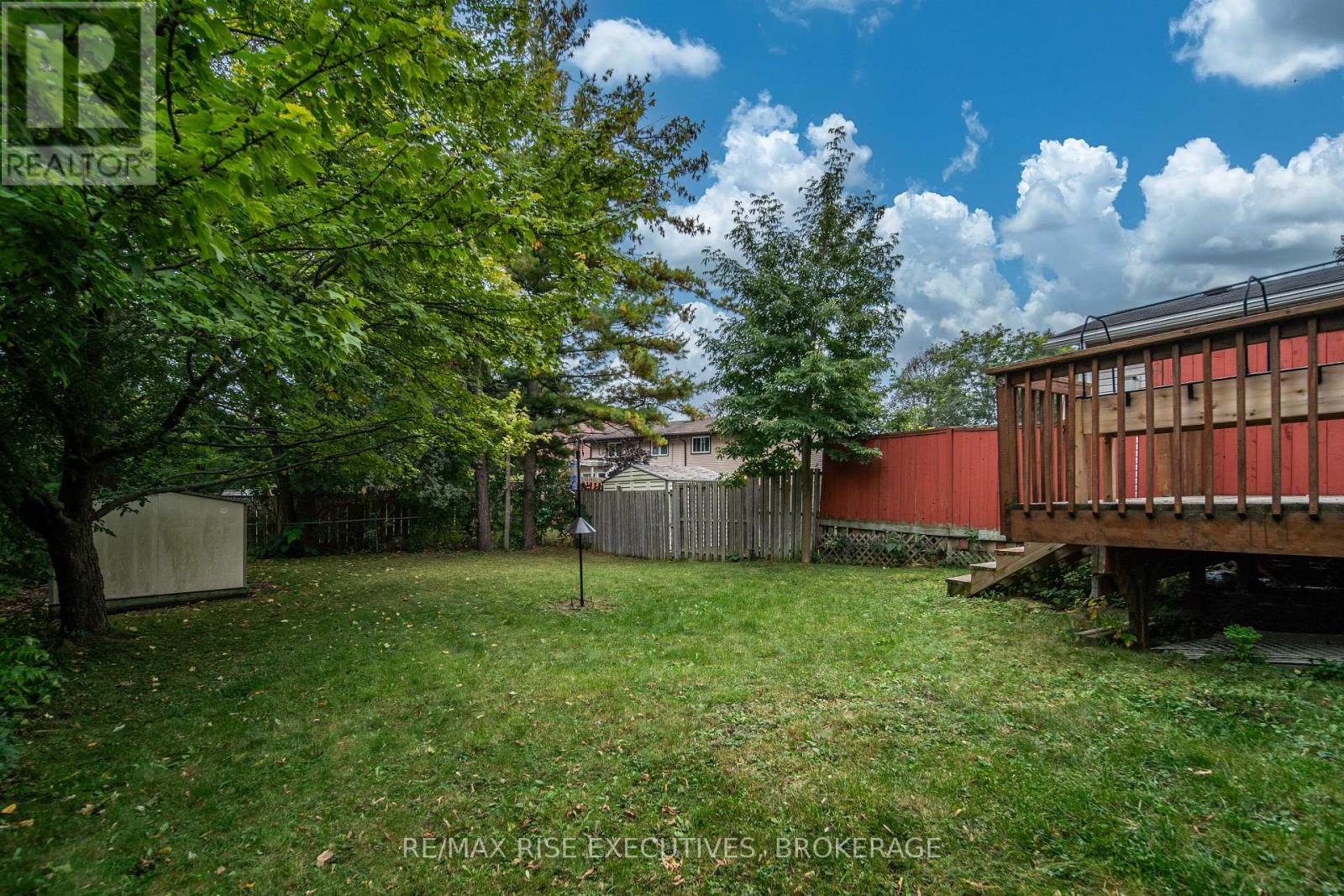18 CARRIAGE COURT AVENUE - 38