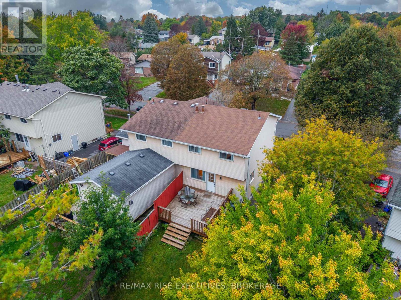 18 CARRIAGE COURT AVENUE - 43