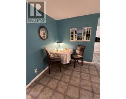 18 Hazelton Road, photo 3