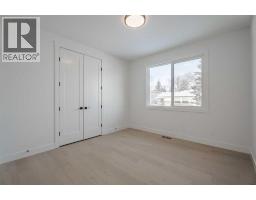 44 Collingwood Place NW - photo 35
