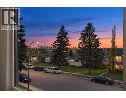 44 Collingwood Place NW - photo 1