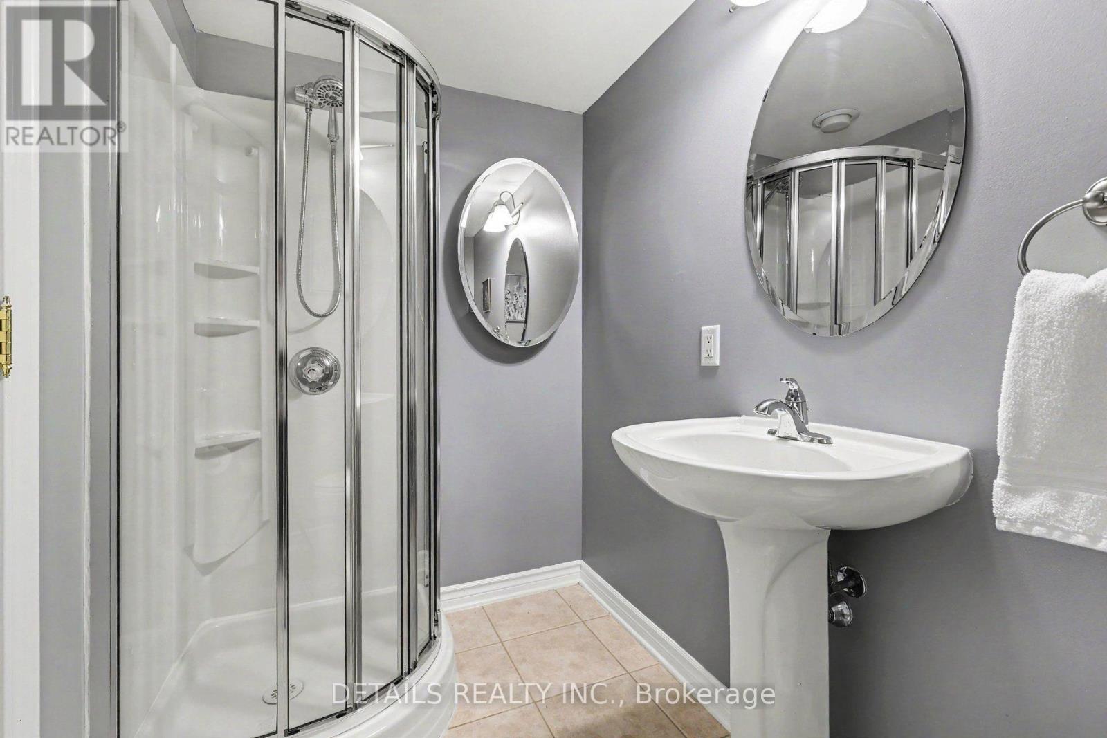 #1D 61 ROBSON COURT - Image 19
