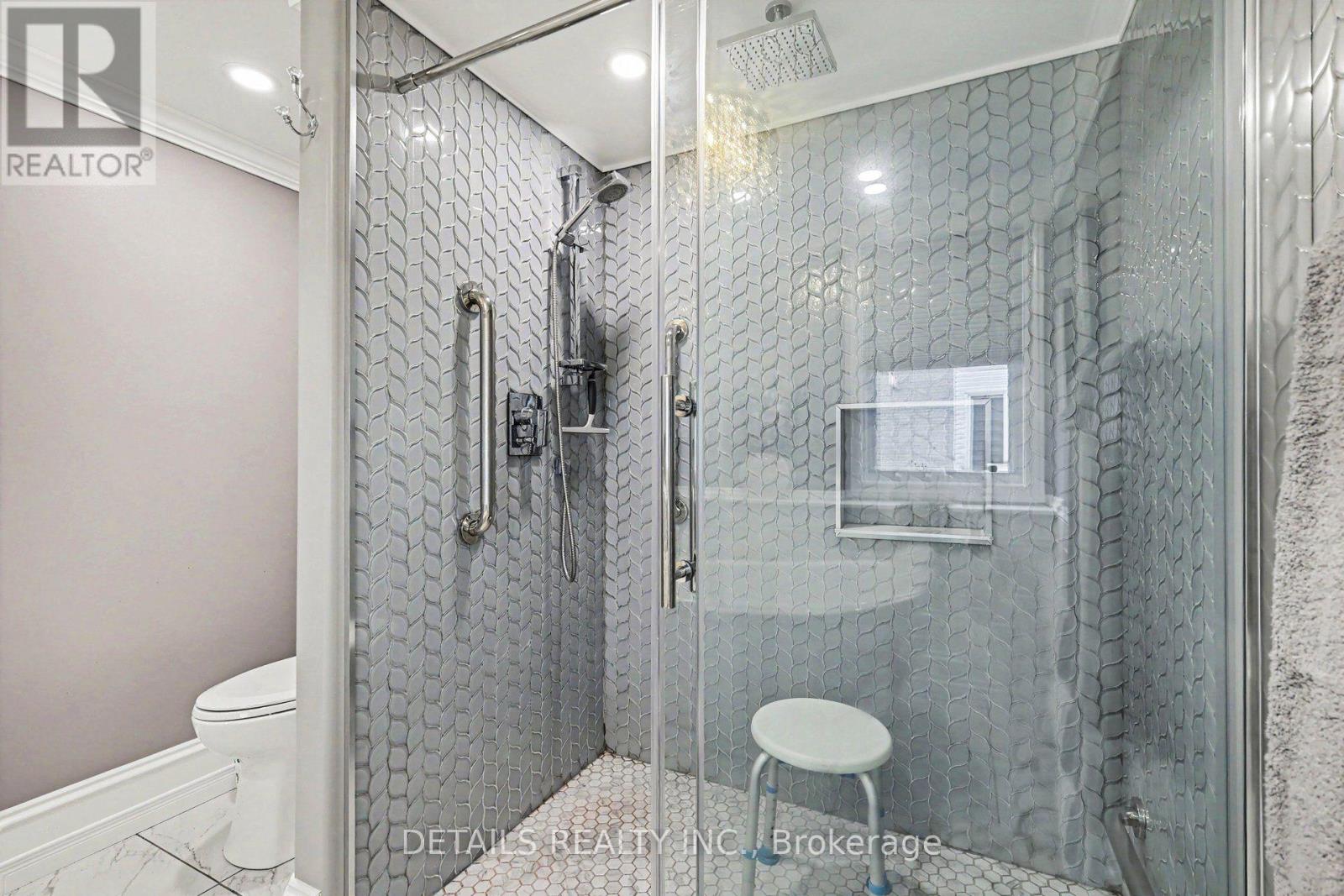 #1D 61 ROBSON COURT - Image 24