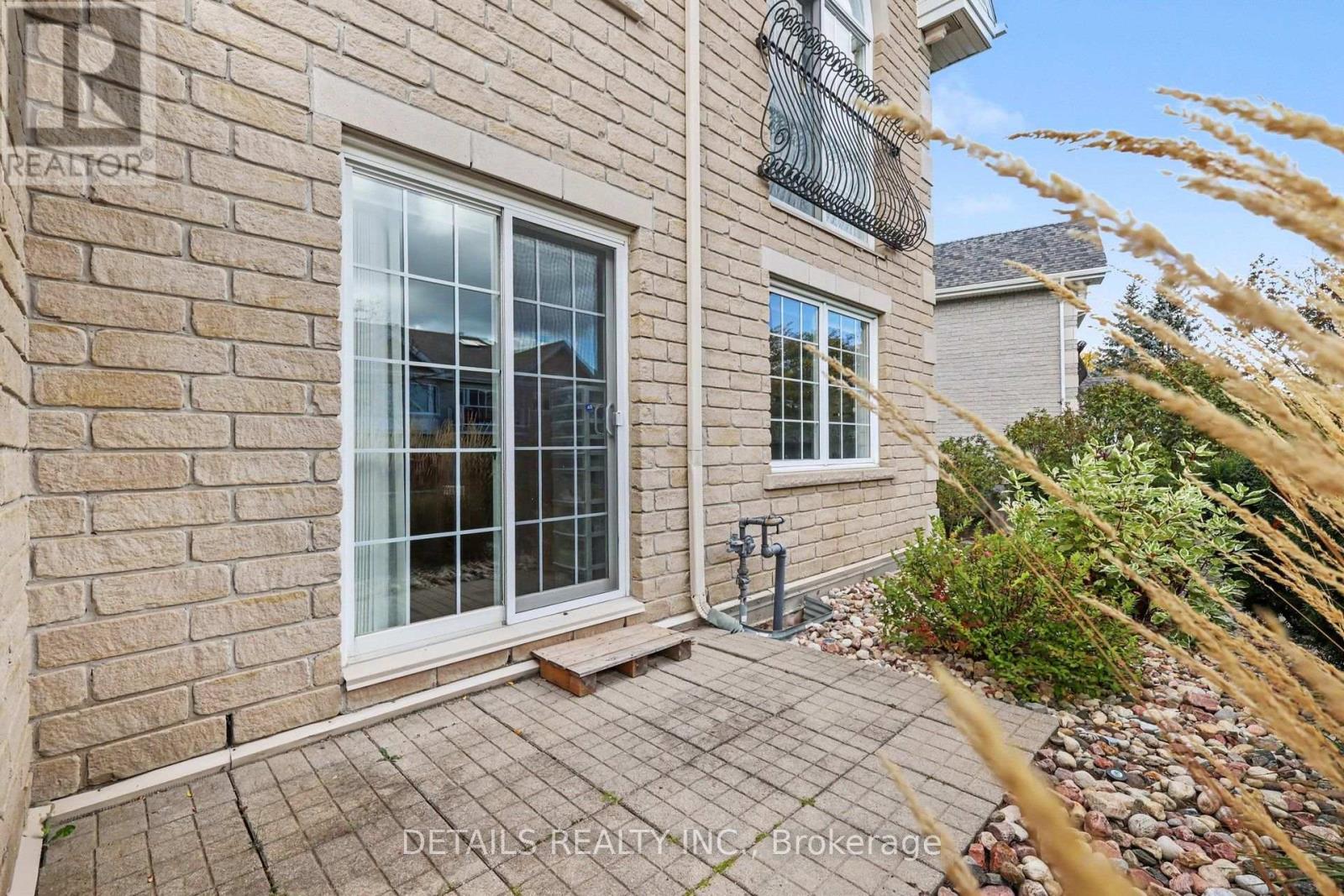 #1D 61 ROBSON COURT - Image 29