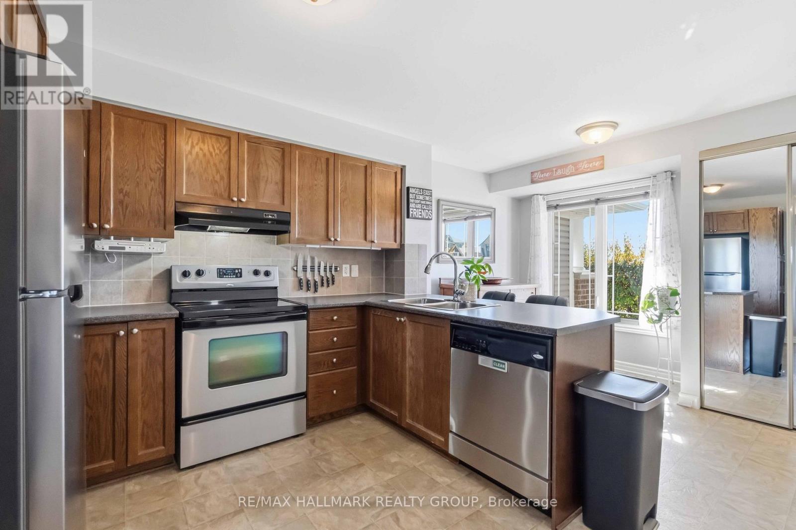 #8 562 LAKERIDGE DRIVE - Image 10