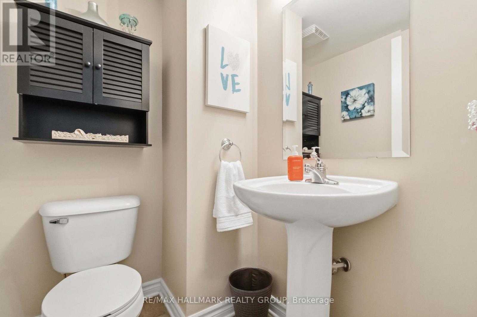 #8 562 LAKERIDGE DRIVE - Image 12