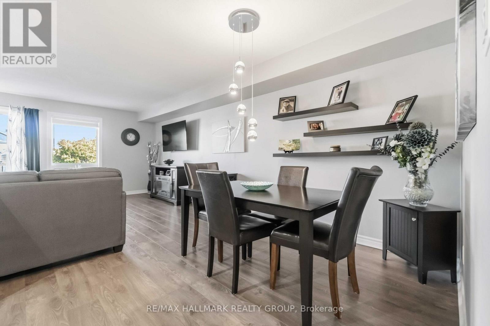 #8 562 LAKERIDGE DRIVE - Image 14