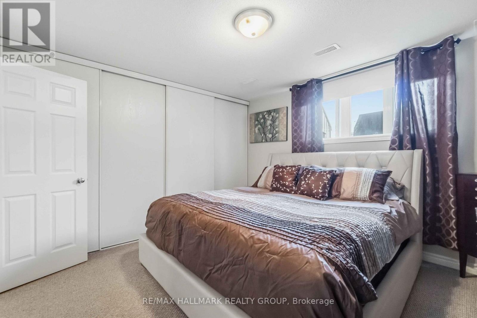 #8 562 LAKERIDGE DRIVE - 24
