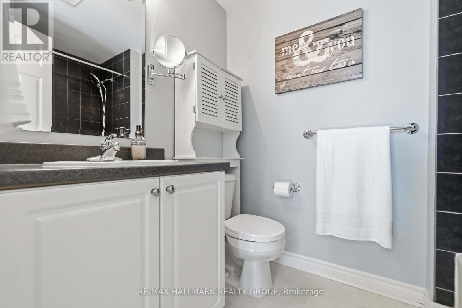 #8 562 LAKERIDGE DRIVE - Image 32