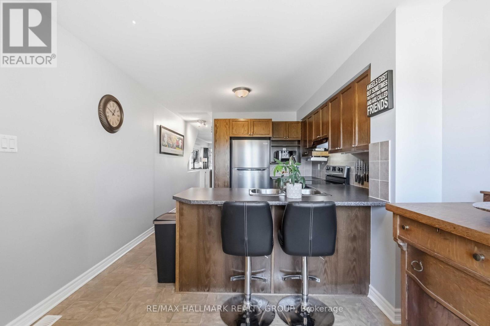 #8 562 LAKERIDGE DRIVE - Image 7