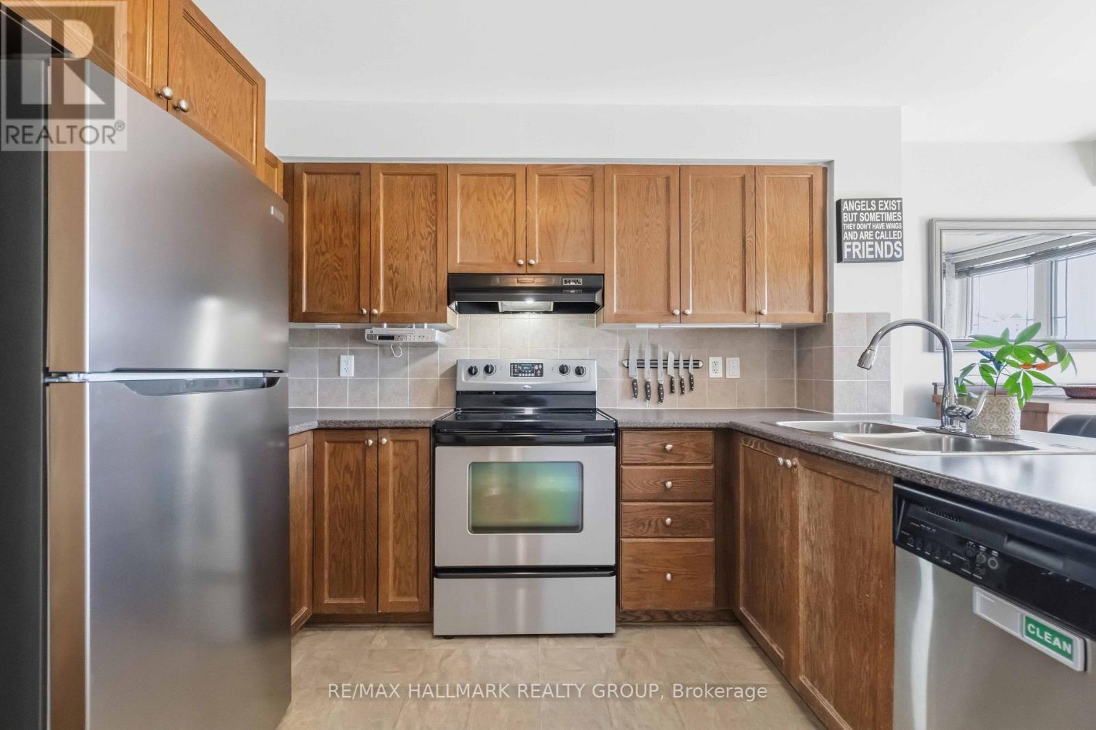 #8 562 LAKERIDGE DRIVE - Image 9