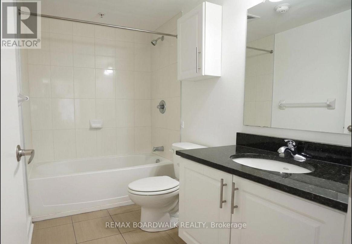 458d King Edward Avenue — photo 11