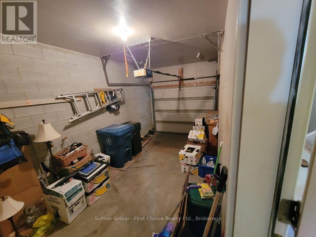 24 Hyde Road — photo 22