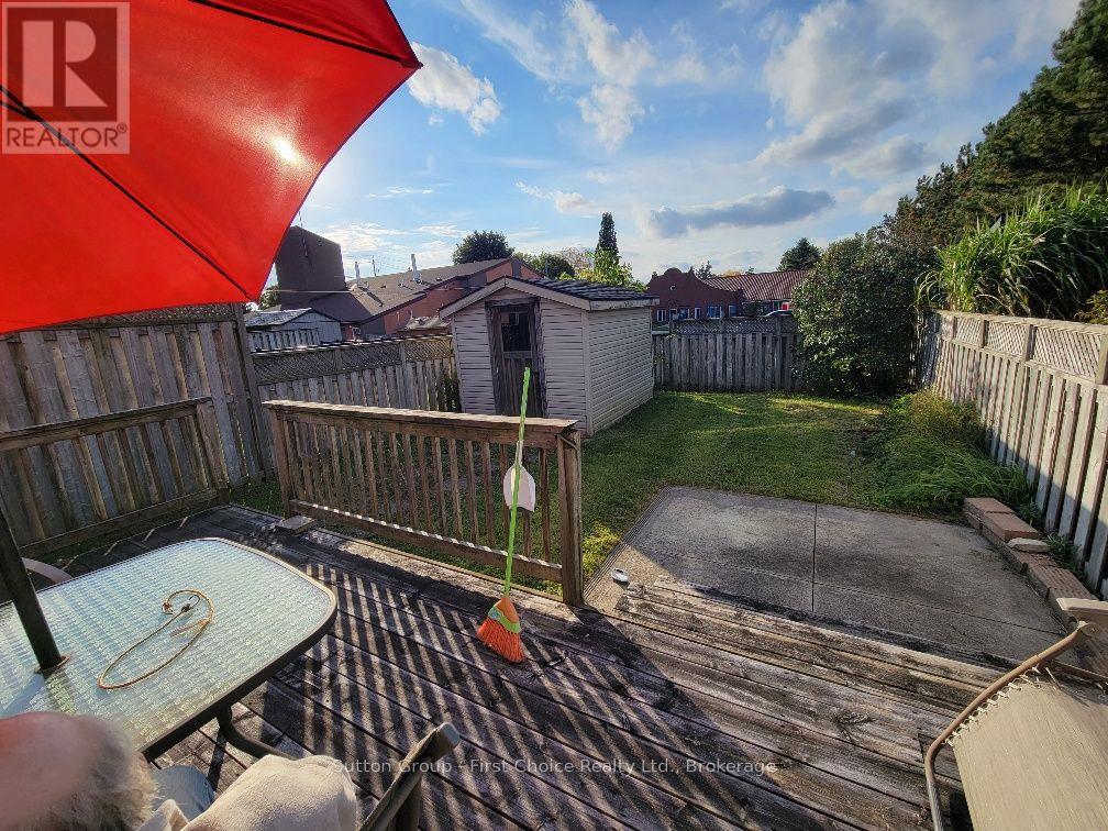 24 Hyde Road — photo 31