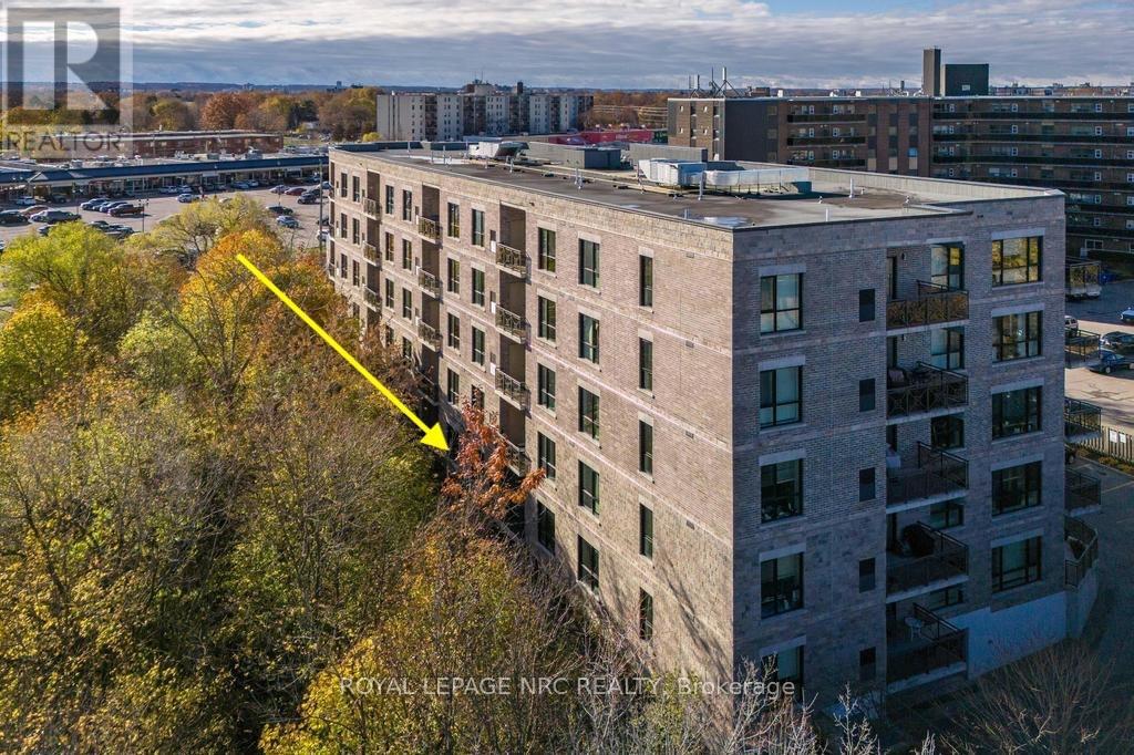 #103 379 SCOTT STREET - 1