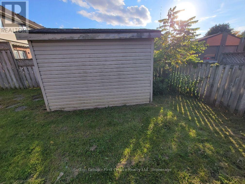 24 Hyde Road — photo 33