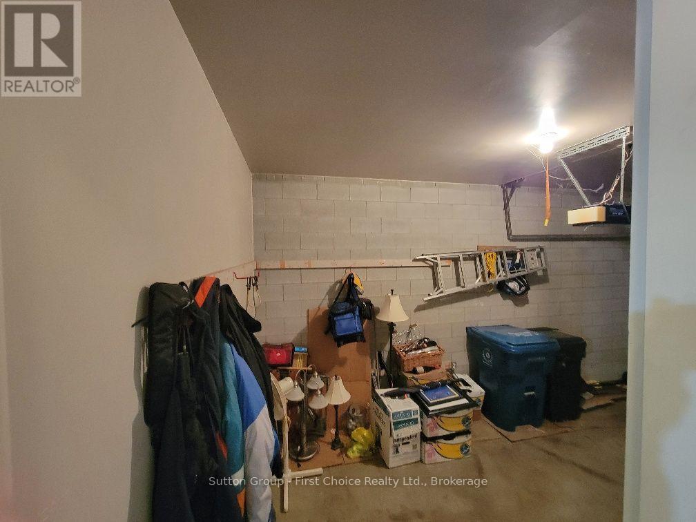 24 Hyde Road — photo 23