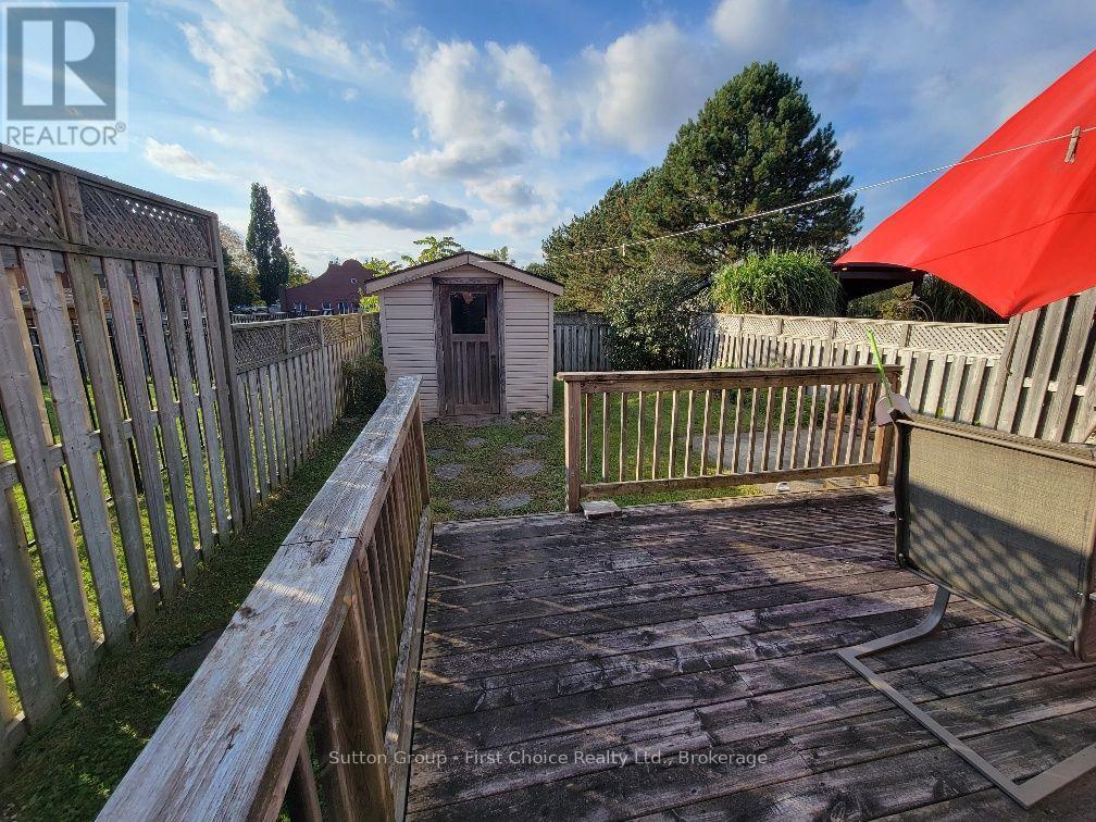 24 Hyde Road — photo 32