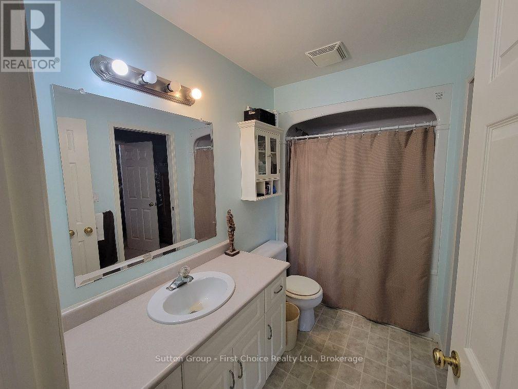 24 HYDE ROAD, Stratford — photo 9