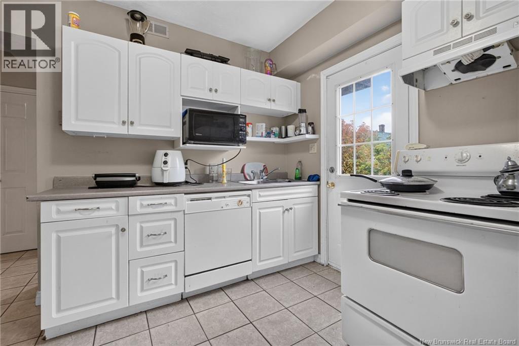 371 Lutz Street - 37