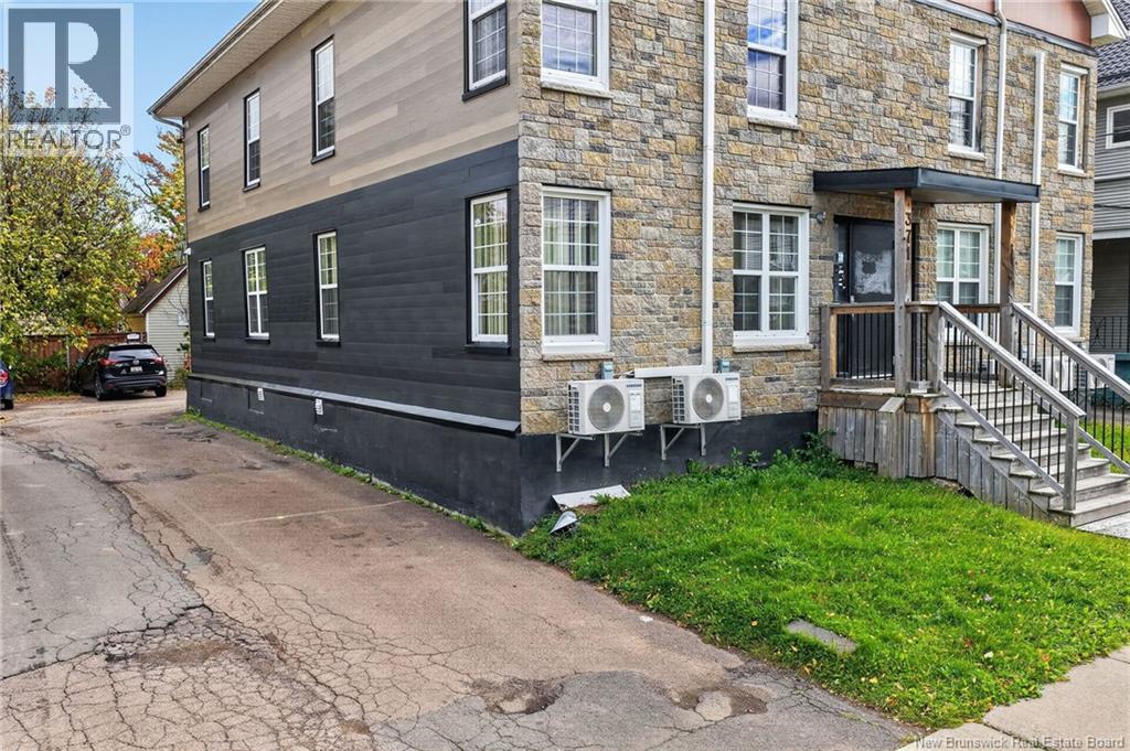 371 Lutz Street - 7