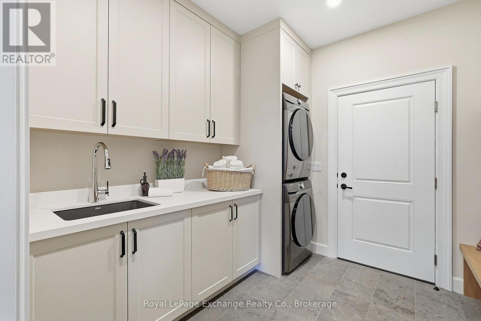 104 BUTTERNUT COURT - 10