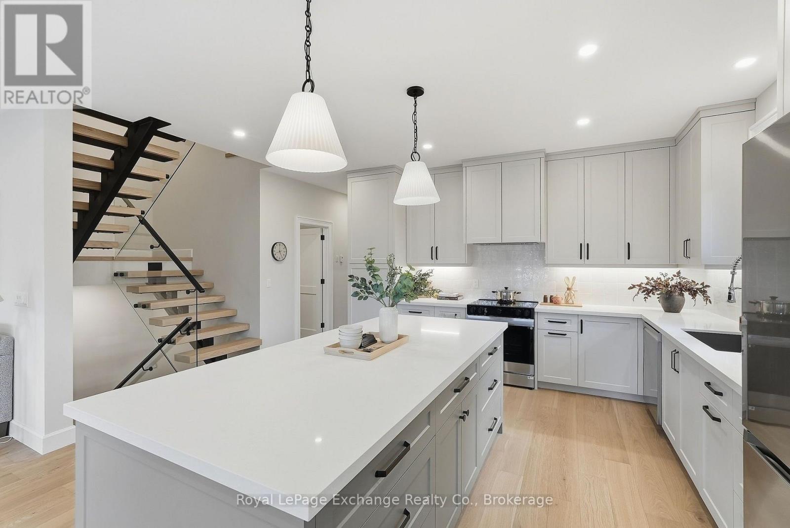 104 BUTTERNUT COURT - Image 14