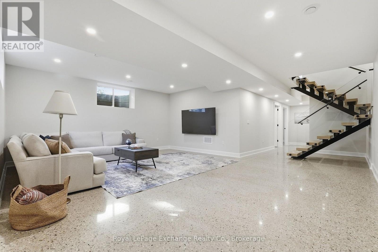104 BUTTERNUT COURT - 29