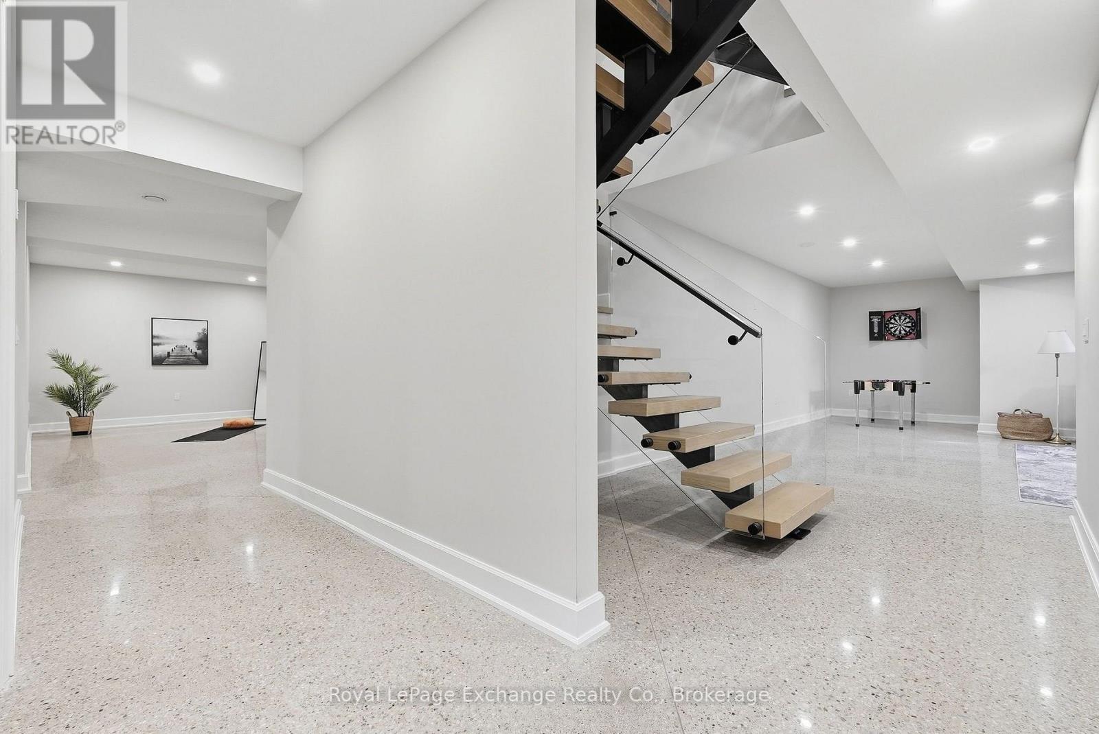 104 BUTTERNUT COURT - Image 31